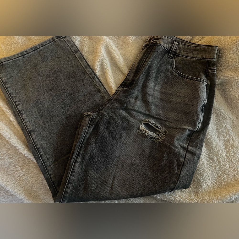 Women’s Boutique Gray Petite Distressed  Jeans size XL
